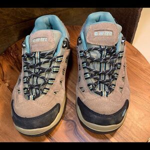 Hi Tec waterproof shoes.  Inv 5240